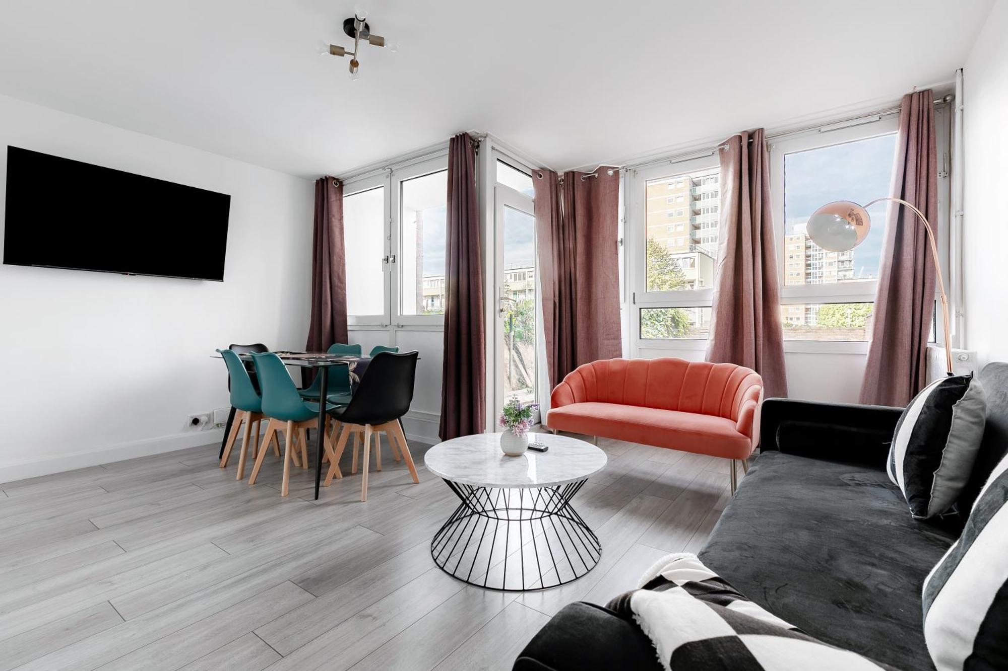 3br Off A13 , Sleeps 6, 2mins To Langdon Dlr,free Parking Apartament Londra